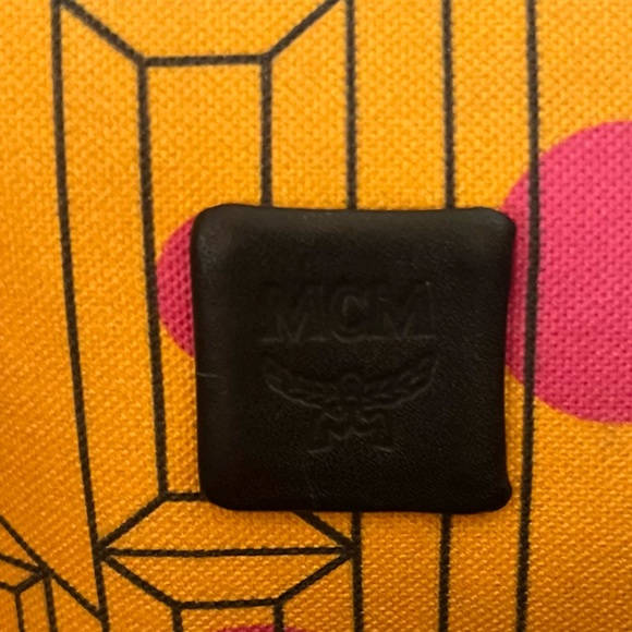 MCM Medium Tote Bag - Picture 7 of 7